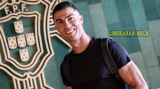 Cristiano Ronaldo Miliarder Sepak Bola Pertama