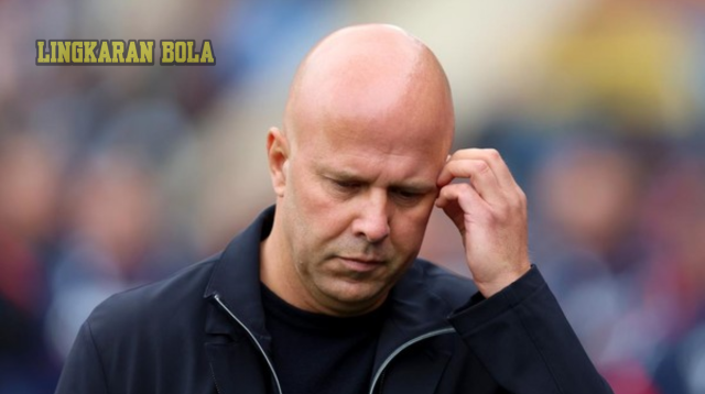 Dilema Arne Slot: Pilih Coret Mohamed Salah atau Alexander Isak dari Skuad?