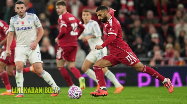 Mohamed Salah Cetak Gol Bersejarah, tapi Tetap Tak Bahagia Usai Kalahkan Aston Villa