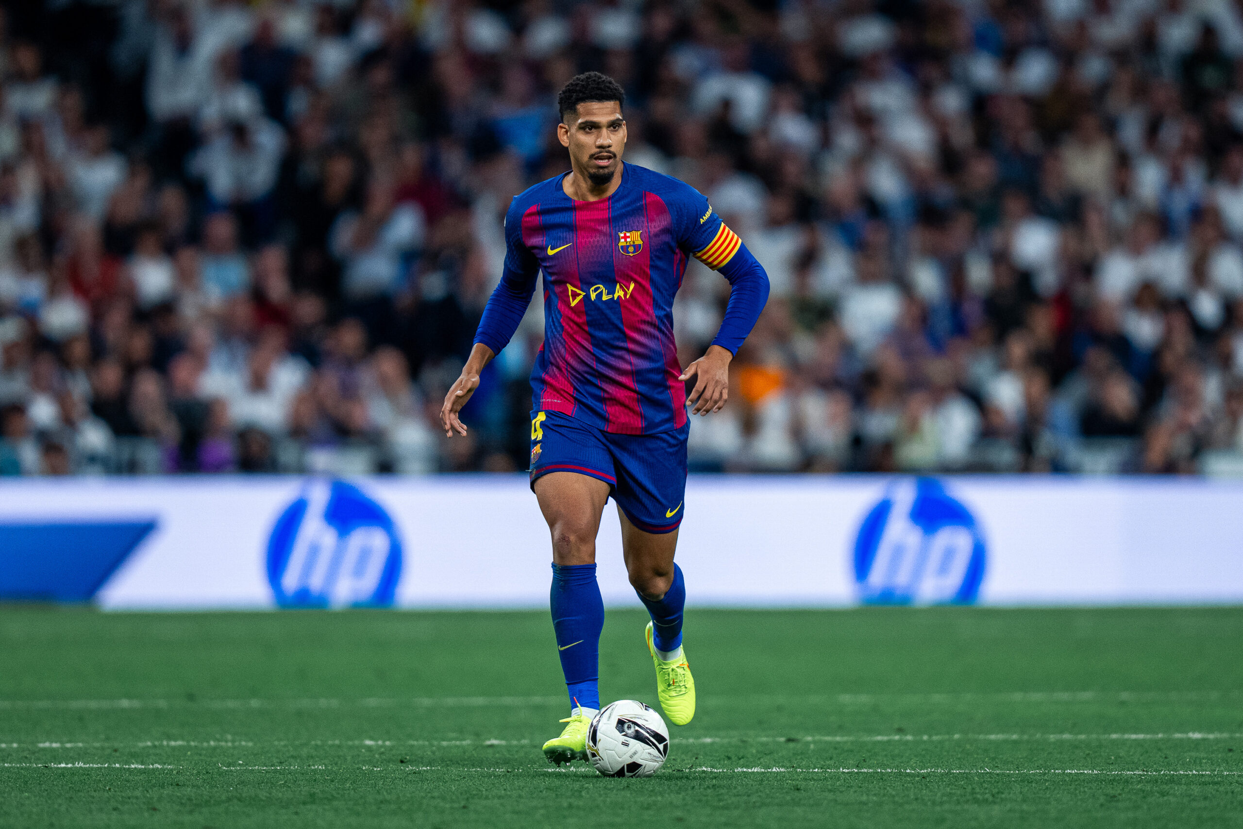 Ronald Araujo Kembali Berlatih Bersama Barcelona Usai Fokus Pemulihan Mental