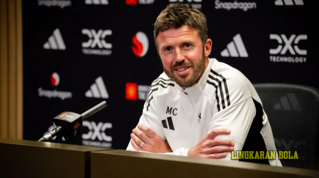 Sempat Dikritik Keras Roy Keane, Michael Carrick Buat Legenda United Menjilat Ludah Sendiri Usai Menang Derby 2026